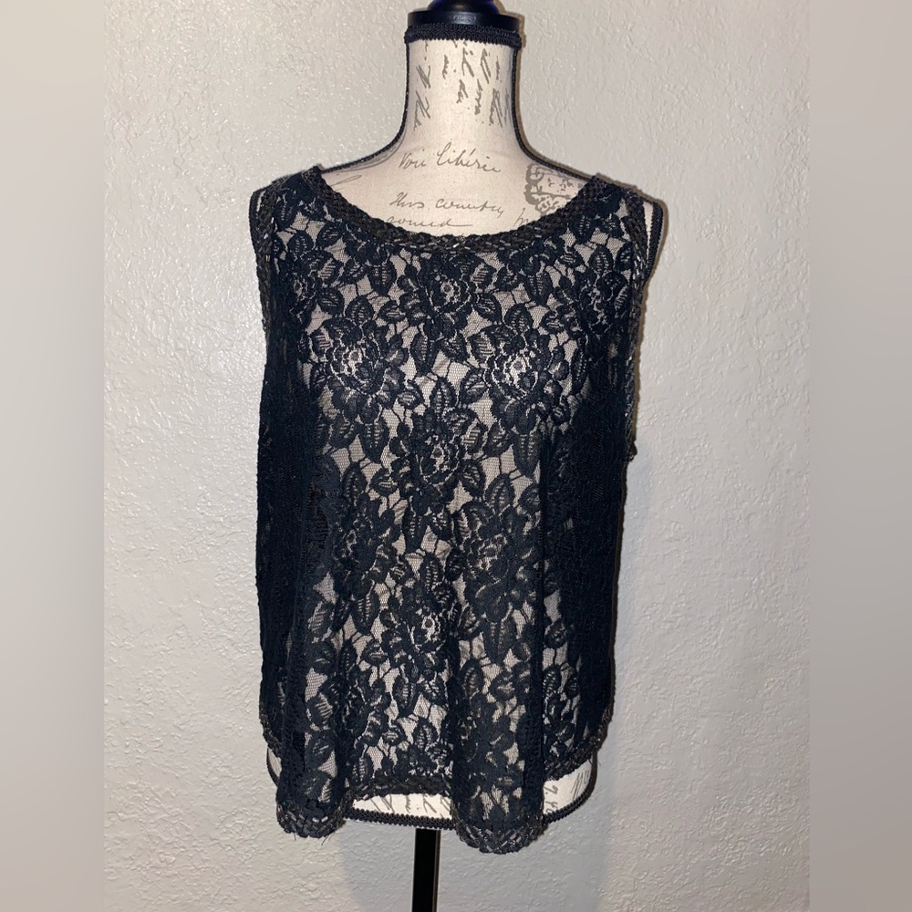 Jennifer Lopez lace tank top